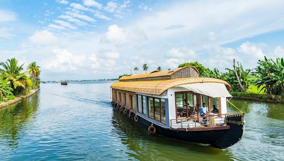 The Great Backwaters, Alappuzha, Kerala - Vushii.com The Great Backwaters, Alappuzha, Kerala - Vushii.com